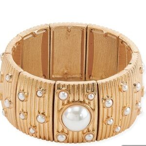 Park Lane jewelry Shea statement bracelet. Gold finish w/glass pearls. Stretch.